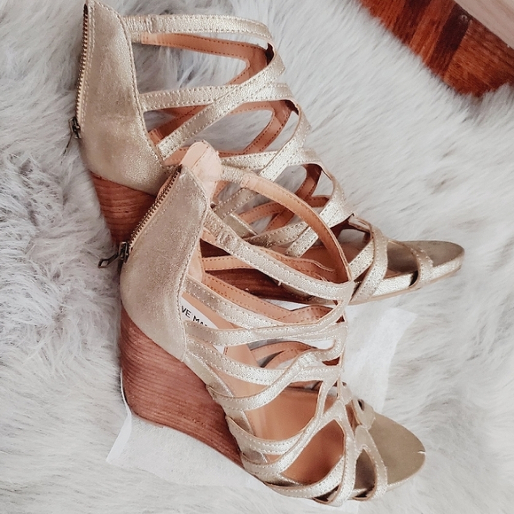 Steve Madden "Tricklee" Gladiator Ankle Wedge Heeled Sandals in silvery gold- 9M